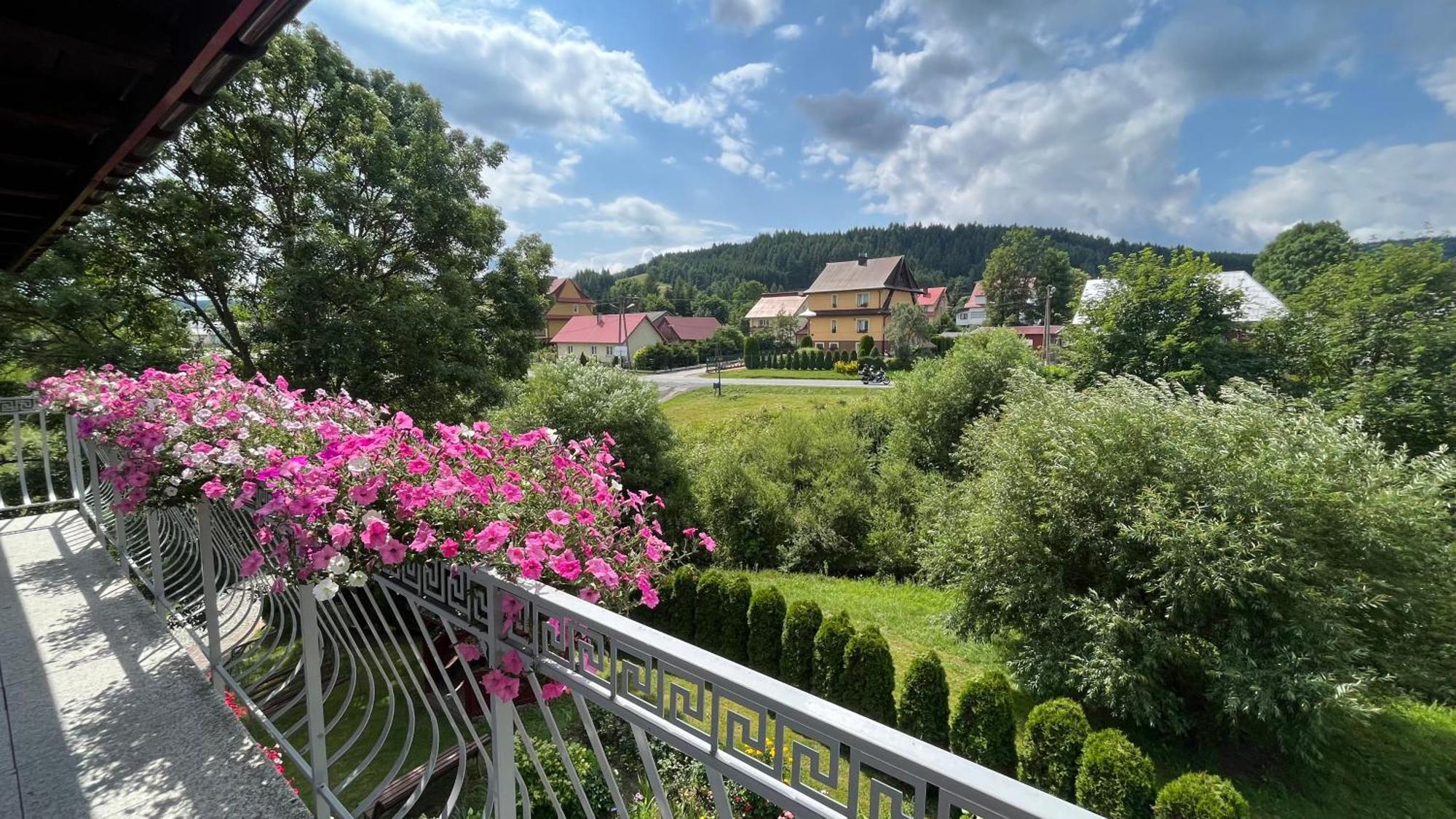 Pokoje U Lusi Tylicz Exterior foto
